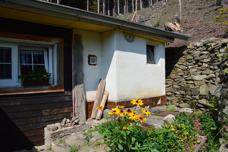 Isolierung und Rekonstruktion der Hütte | Isolierung und Rekonstruktion der Hütte