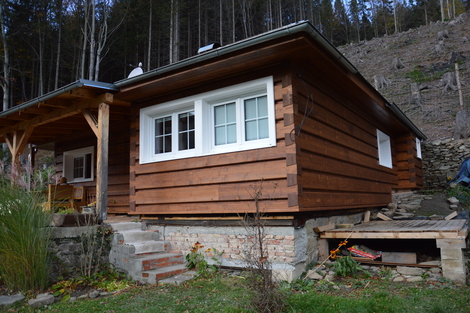 Isolierung und Rekonstruktion der Hütte | Isolierung und Rekonstruktion der Hütte