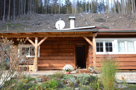 Isolierung und Rekonstruktion der Hütte | Isolierung und Rekonstruktion der Hütte
