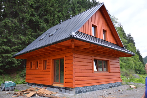 Verkleidung eines Holzgebäudes | Verkleidung eines Holzgebäudes